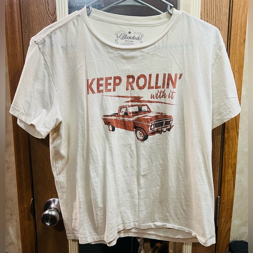 BNWOT Women’s XL Truck Crop Top